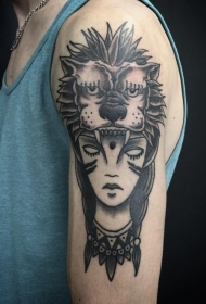 大臂狮子头与女性头像黑色纹身图案