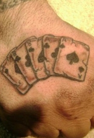 黑色扑克牌手背纹身图案
