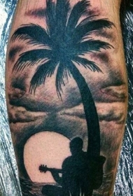 小腿漂亮的黑灰音乐家与棕榈树纹身图案