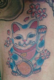 招财猫与樱花纹身图案