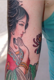 漂亮的中国风古代美女纹身图案