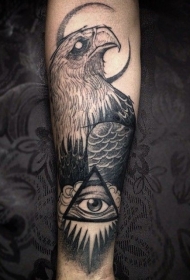手臂黑灰鹰与神秘的眼睛纹身图案