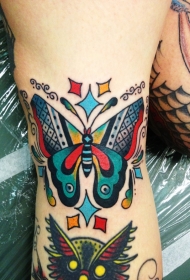 腿部传统的蝴蝶纹身图案