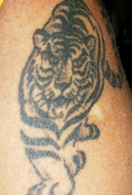 黑色线条老虎纹身图案
