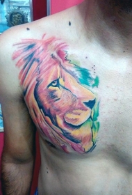 胸部好看的水彩狮子头纹身图案