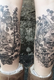 小腿黑白雕刻风格兔子与狐狸植物纹身图案