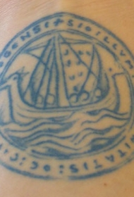 蓝色的海盗船标志纹身图案