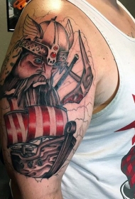 大臂彩绘帆船和卡通维京战士纹身图案