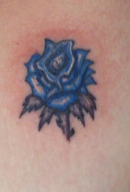 蓝色的小玫瑰纹身图案