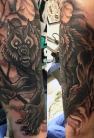 黑暗森林中的狼人黑白纹身图案