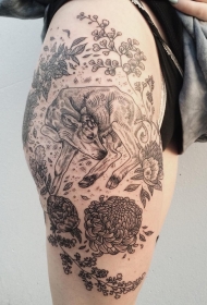 大腿漂亮的黑白小牛与菊花纹身图案