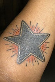 闪亮的黑色星星纹身图案