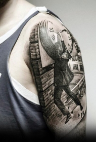大臂写实风格黑白挂在钟楼男子纹身图案