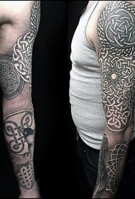 大臂凯尔特结多种花纹纹身图案