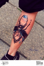 小腿时钟结合昆虫与钻石纹身图案