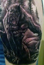 大臂黑暗森林中的狼人纹身图案