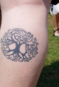 小腿黑色小圆圈树纹身图案