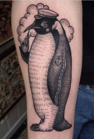 小臂黑色抽烟的企鹅水手纹身图案