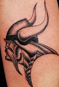 黑灰色的维京战士纹身图案