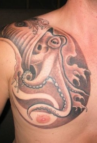 胸部棕色大章鱼纹身图案