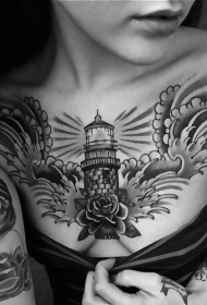 胸部old school灯塔与花朵植物纹身图案
