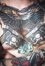 胸部old school手枪与鹰和花朵纹身图案