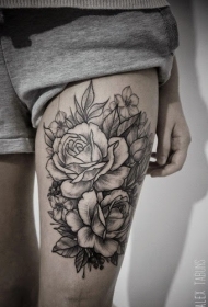 大腿性感黑白玫瑰纹身图案
