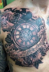 胸部黑白玫瑰和时钟字母纹身图案