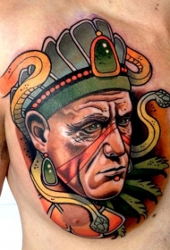 胸部彩色男性巫师肖像与蛇纹身图案