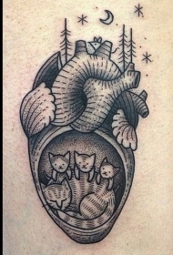 简单的黑色线条点刺心脏与狐狸家庭纹身图案