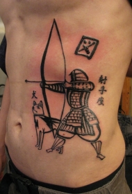 侧肋黑色有趣的武士弓箭手狼和汉字纹身图案