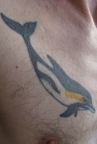 胸部可爱的海豚纹身图案