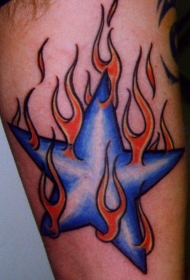 燃烧的蓝色星星纹身图案