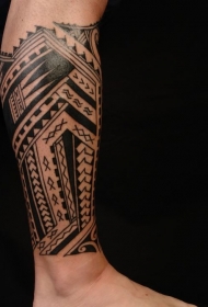 黑色波利尼西亚图腾小腿纹身图案