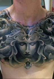 胸部梦幻般的蛇黑白美杜莎肖像纹身图案
