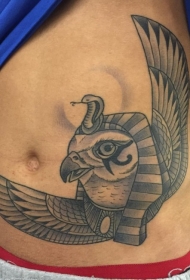 腹部黑色的埃及神鸟和蛇雕像纹身图案