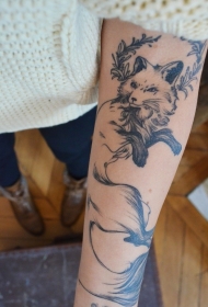 小臂黑灰线条狐狸纹身图案