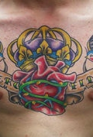 胸部心脏皇冠燕子纹身图案