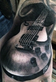 手背写实黑白小吉他纹身图案