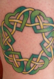 凯尔特结绿色心形纹身图案