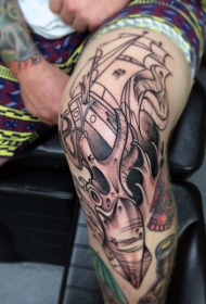 膝盖黑色帆船与鱿鱼纹身图案