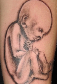新生婴儿黑灰肖像纹身图案