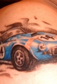 复古的蓝色赛车纹身图案