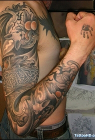 手臂蝙蝠中国风纹身图案