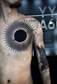 胸部个性黑暗太阳纹身图案