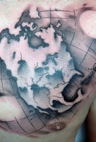 胸部黑色世界地图纹身图案