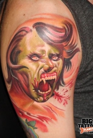 大臂半僵尸半吸血鬼女人纹身图案