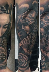 手臂黑灰风格有趣玫瑰祈祷妇女纹身图案