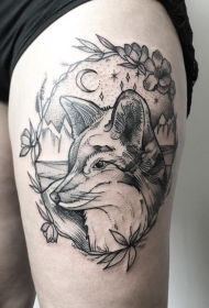 大腿雕刻风格黑色可爱的狐狸与夜空花朵纹身图案