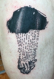 大腿简单黑色云朵雨与手纹身图案